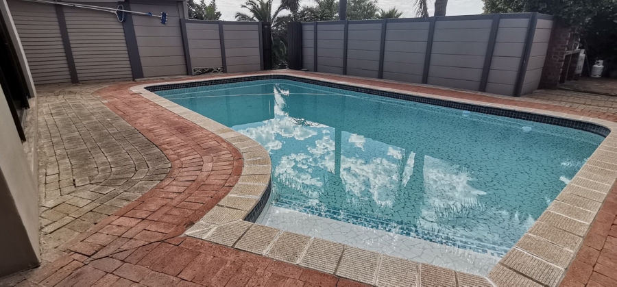 4 Bedroom Property for Sale in Bothasrus Eastern Cape